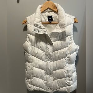 Gap sleeveless puffer